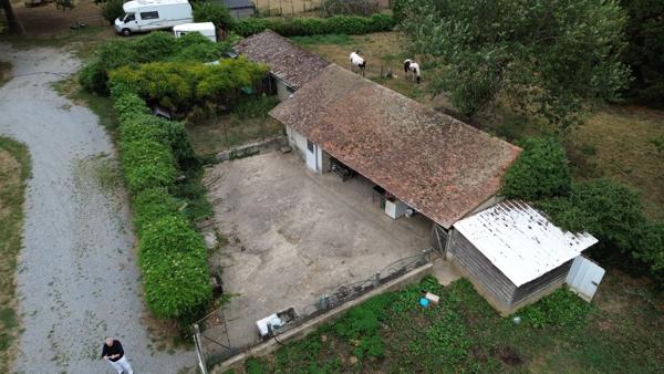 COUP DE COEUR DE CETTE FERME AUBERGE IMPLANTEE SUR 21 HECTARES, SECTEUR AMBAZAC 87
