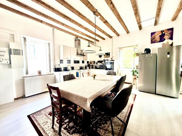Maison de ville de type 3 rénovée.