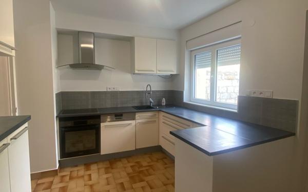 Maison à louer    4 pièces •  Cheminon