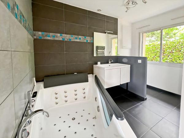 Maison Martignas Sur Jalle 5 pièce(s) 185 m2