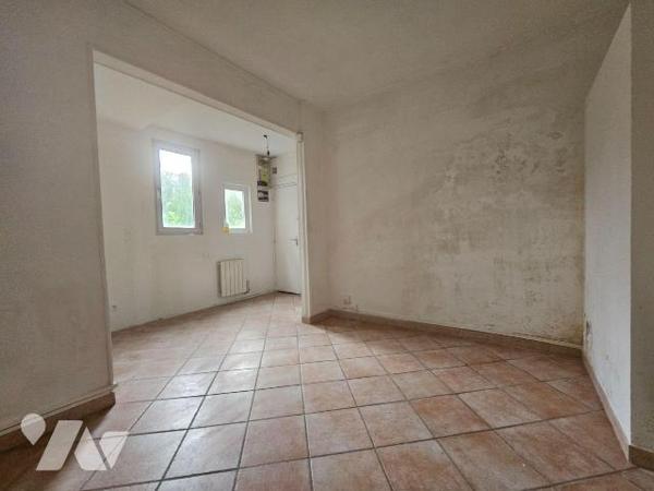 A VENDRE - APPARTEMENT - BONSECOURS

A l'entresol, un appartement de 30m² avec accès par l'en...