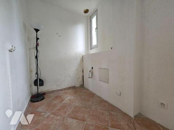 A VENDRE - APPARTEMENT - BONSECOURS

A l'entresol, un appartement de 30m² avec accès par l'en...