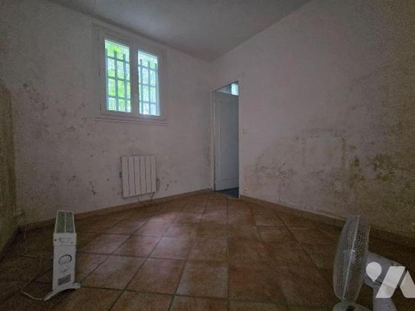 A VENDRE - APPARTEMENT - BONSECOURS

A l'entresol, un appartement de 30m² avec accès par l'en...
