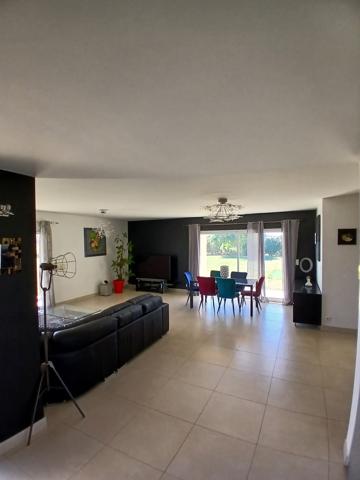 Maison avec jardin