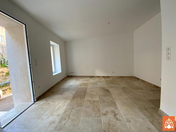 T3 en DUPLEX CENTRE VILLE EYGUIERES Eyguieres T3 en DUPLEX CENTRE VILLE EYGUIERES Eyguieres