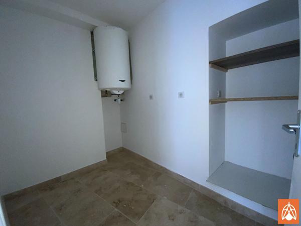 T3 en DUPLEX CENTRE VILLE EYGUIERES Eyguieres T3 en DUPLEX CENTRE VILLE EYGUIERES Eyguieres