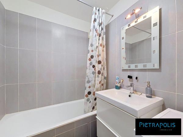 APPARTEMENT DE PLUS DE 71 M2 (2 CHAMBRES), DOUBLE GARAGE ET CAVE