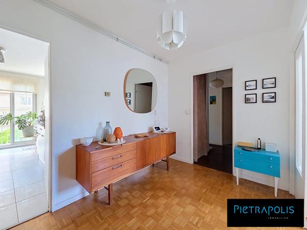 APPARTEMENT DE PLUS DE 71 M2 (2 CHAMBRES), DOUBLE GARAGE ET CAVE