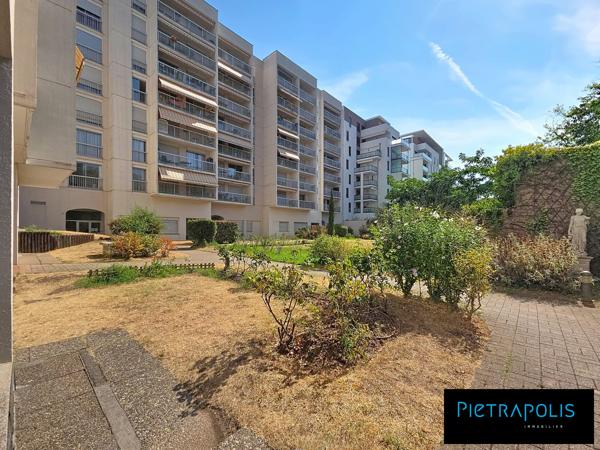 APPARTEMENT DE PLUS DE 71 M2 (2 CHAMBRES), DOUBLE GARAGE ET CAVE