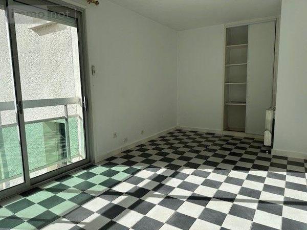 Studio à vendre à Le Mesnil-Esnard en Seine-Maritime (76240), ref : 014/998