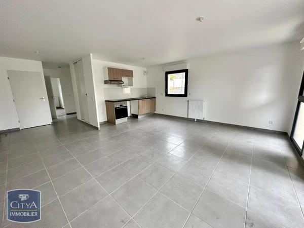 Appartement à louer 3 pièces 67.3m² Grand-Couronne (76530)