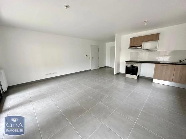 Appartement à louer 3 pièces 67.3m² Grand-Couronne (76530)