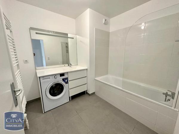 Appartement à louer 3 pièces 67.3m² Grand-Couronne (76530)