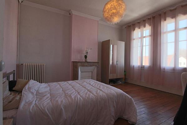 Maison de caractère en meulière de 183 m² et 6 chambres à Soissons