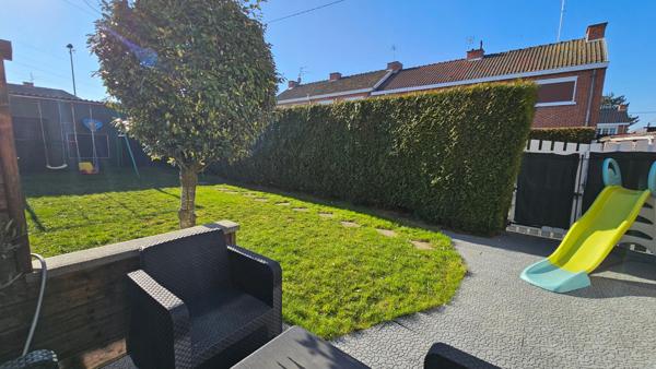 Maison  Semi-Individuelle  108 m2 - 4 chambres - Jardin - 1 Garage