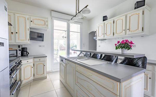 Maison à vendre    7 pièces •  Condren