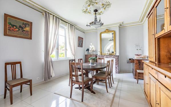 Maison à vendre    7 pièces •  Condren