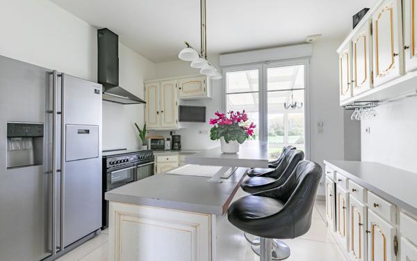 Maison à vendre    7 pièces •  Condren