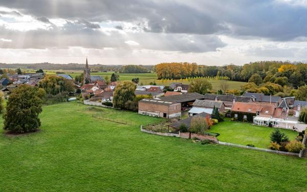 Maison à vendre    7 pièces •  Condren