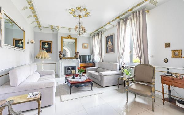 Maison à vendre    7 pièces •  Condren