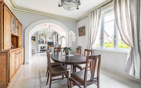 Maison à vendre    7 pièces •  Condren