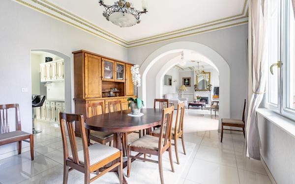 Maison à vendre    7 pièces •  Condren