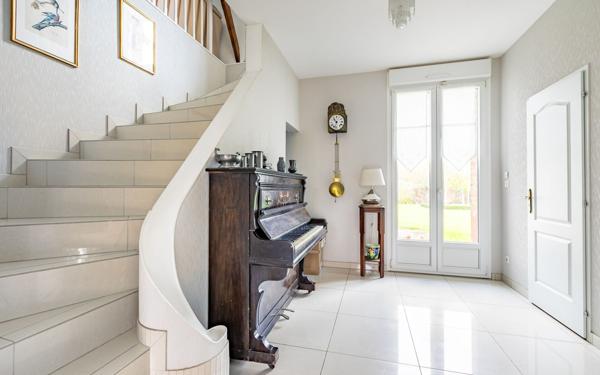 Maison à vendre    7 pièces •  Condren