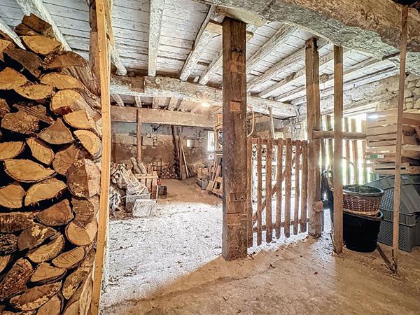 Charmante Maison Ancienne à Vendre à St Philbert du Peuple !