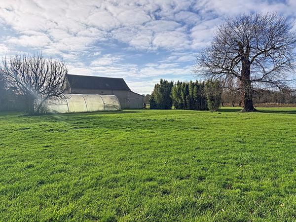 Charmante Maison Ancienne à Vendre à St Philbert du Peuple !