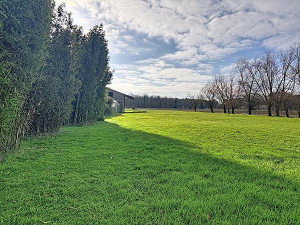 Charmante Maison Ancienne à Vendre à St Philbert du Peuple !