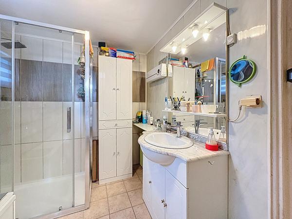 Charmante Maison Ancienne à Vendre à St Philbert du Peuple !