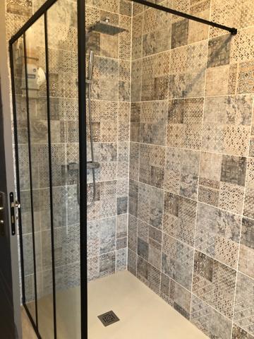 Maison récente Ecommoy 4 chambres 3 sdb piscine 136m2