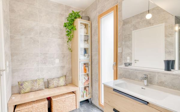 Appartement à vendre    5 pièces • 101,56 m2 Sathonay-Camp