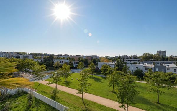 Appartement à vendre    5 pièces • 101,56 m2 Sathonay-Camp