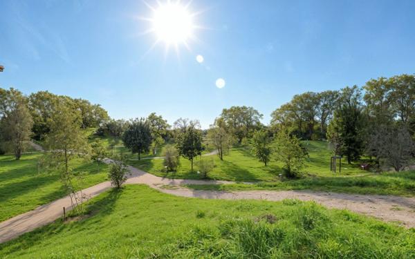 Appartement à vendre    5 pièces • 101,56 m2 Sathonay-Camp