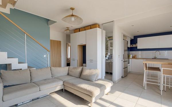 Appartement à vendre    5 pièces • 101,56 m2 Sathonay-Camp