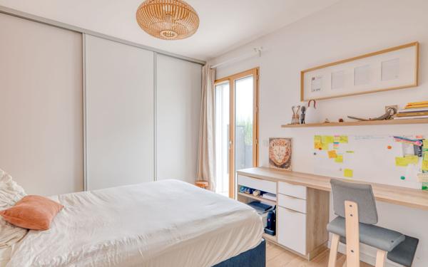 Appartement à vendre    5 pièces • 101,56 m2 Sathonay-Camp