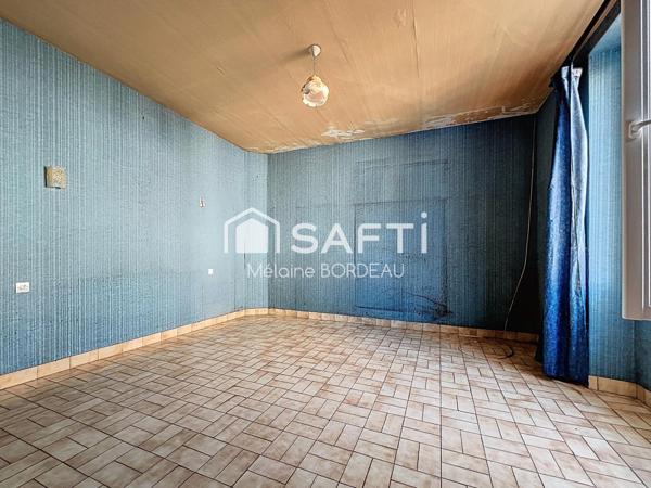 Maison de caractère à rénover, plein centre-ville