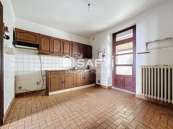 Maison de caractère à rénover, plein centre-ville