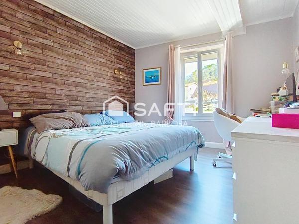 Maison atypique avec grande dépendance