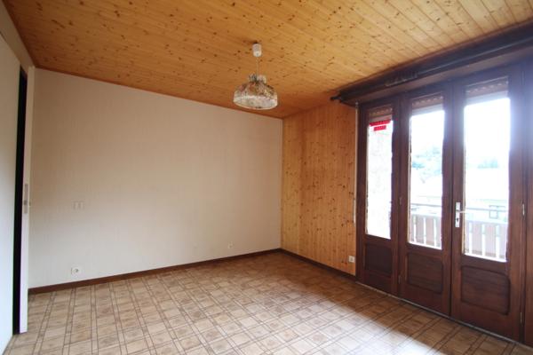 À vendre Thones Appartement 5 pièces à rénover plus plateau à aménager