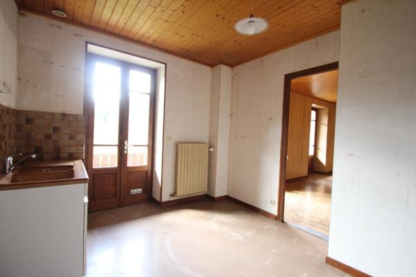À vendre Thones Appartement 5 pièces à rénover plus plateau à aménager