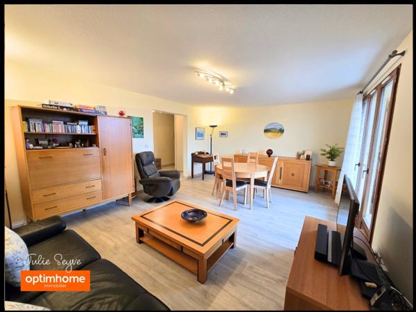 Appartement avec 2 chambres, une terrasse, une cave et un parking – Centre de Gex