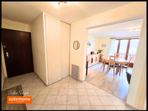 Appartement avec 2 chambres, une terrasse, une cave et un parking – Centre de Gex