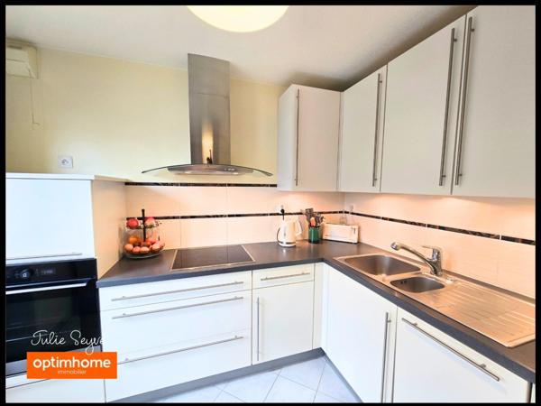 Appartement avec 2 chambres, une terrasse, une cave et un parking – Centre de Gex