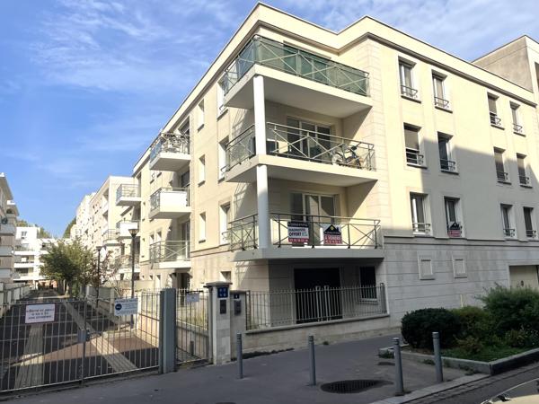 Appartement
         2 pièces
        - 45 m² 118 000 € *