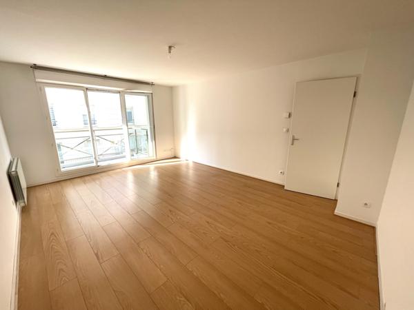 Appartement
         2 pièces
        - 45 m² 118 000 € *