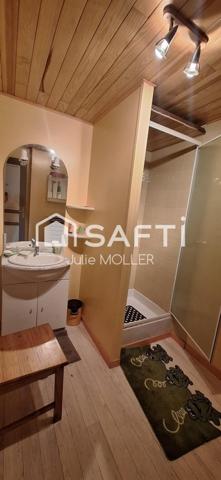 Maison avec confort moderne dans un cadre calme à Lavaveix-les-Mines