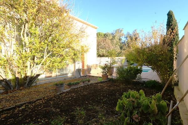 Maison de Ville T5 avec Piscine double Garage + logement indépendant