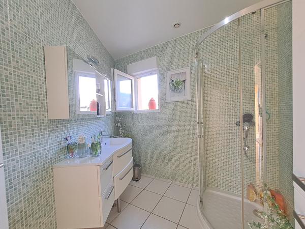 Pavillon de 2009 de 170 m² habitables !